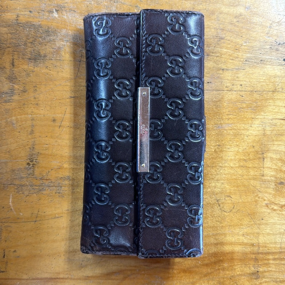 Brown long vintage Gucci wallet